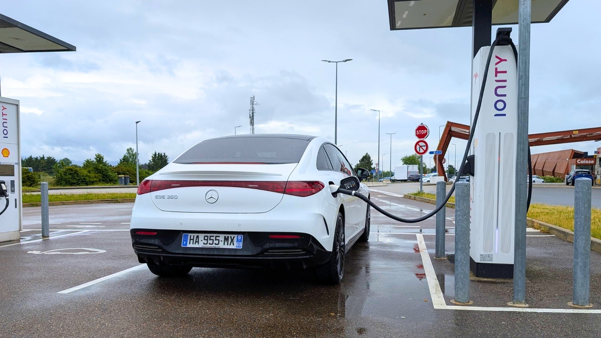 Mercedes EQE recharge